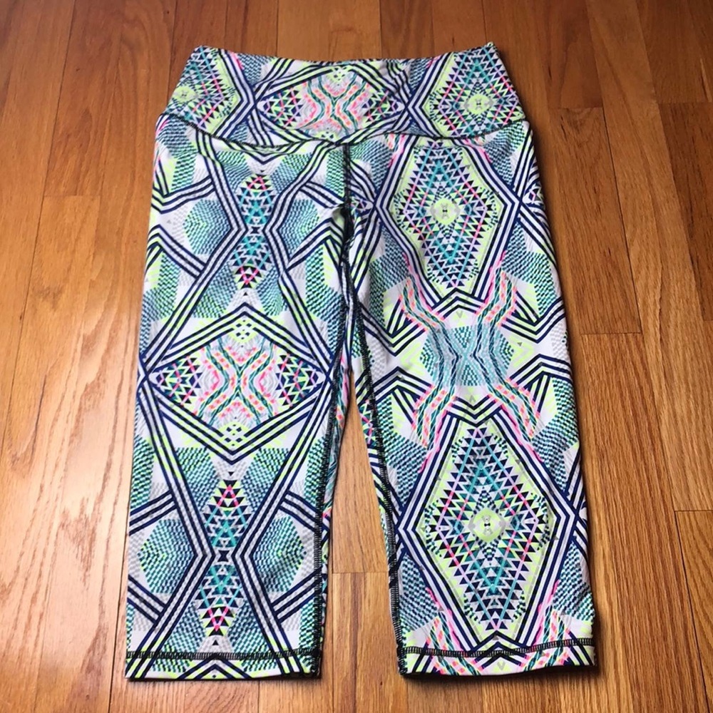 Like New VSX Knockout Crop Medium - Blue/Yellow